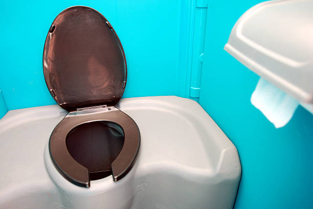 Best Luxury portable toilet rental  in Falling Waters, WV